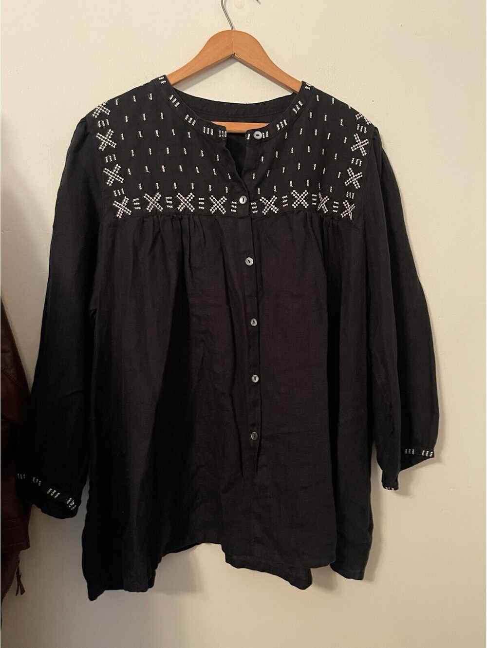 Gudrun Sjoden Embroidered Black Blouse Top Long Sleeve 100% Linen Peasant XXL 2X